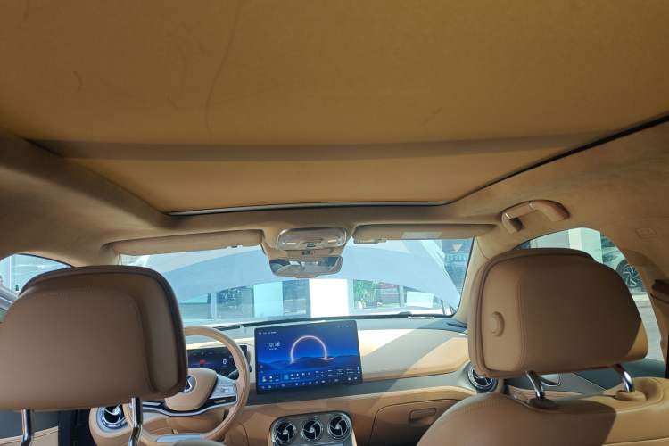 Used Denza N8 2023 Four-Wheel Drive Ultra-Hybrid Flagship Six-Seater Version Headliner