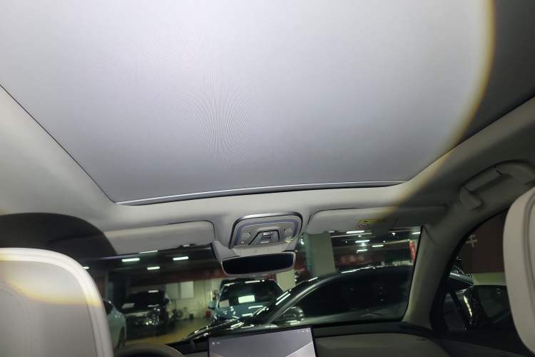 Used Denza N8 2023 Four-Wheel Drive Ultra-Hybrid Flagship Seven-Seater Version Headliner