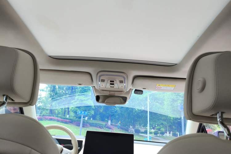 Used Denza N8 2023 Four-Wheel Drive Ultra-Hybrid Flagship Six-Seater Version Headliner