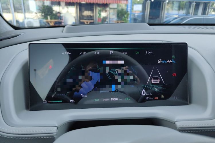Used Denza N8 2023 Four-Wheel Drive Ultra-Hybrid Flagship Six-Seater Version Instrument Cluster