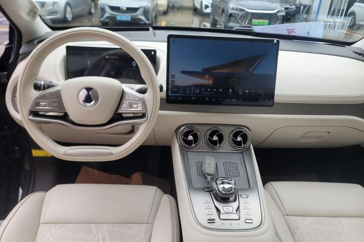 Used Denza N8 2023 Four-Wheel Drive Ultra-Hybrid Flagship Seven-Seater Version Interior 2