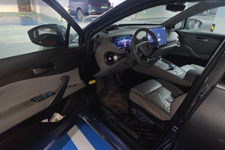 Used Denza N8 2023 Four-Wheel Drive Ultra-Hybrid Flagship Six-Seater Version Interior 3