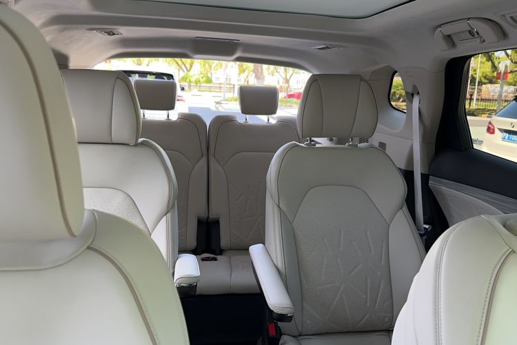 Used Denza N8 2023 Four-Wheel Drive Ultra-Hybrid Flagship Six-Seater Version Interior 4