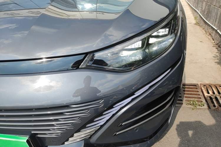 Used Denza N8 2023 Four-Wheel Drive Ultra-Hybrid Flagship Seven-Seater Version Left Front Headlight