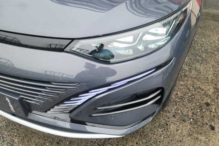 Used Denza N8 2023 Four-Wheel Drive Ultra-Hybrid Flagship Seven-Seater Version Left Front Headlight