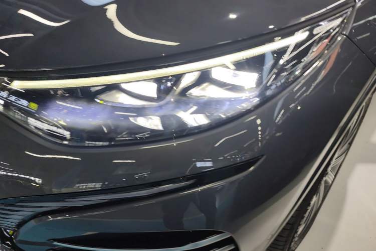 Used Denza N8 2023 Four-Wheel Drive Ultra-Hybrid Flagship Six-Seater Version Left Front Headlight