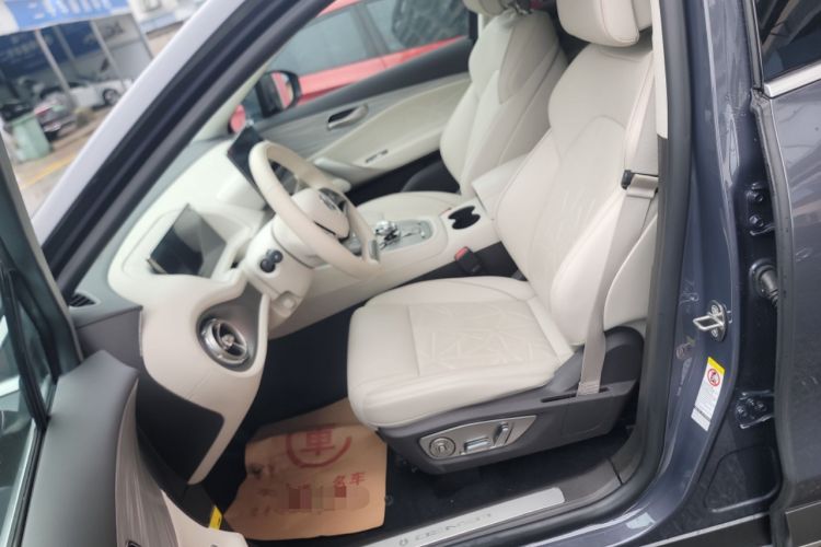 Used Denza N8 2023 Four-Wheel Drive Ultra-Hybrid Flagship Seven-Seater Version Left Front Seat