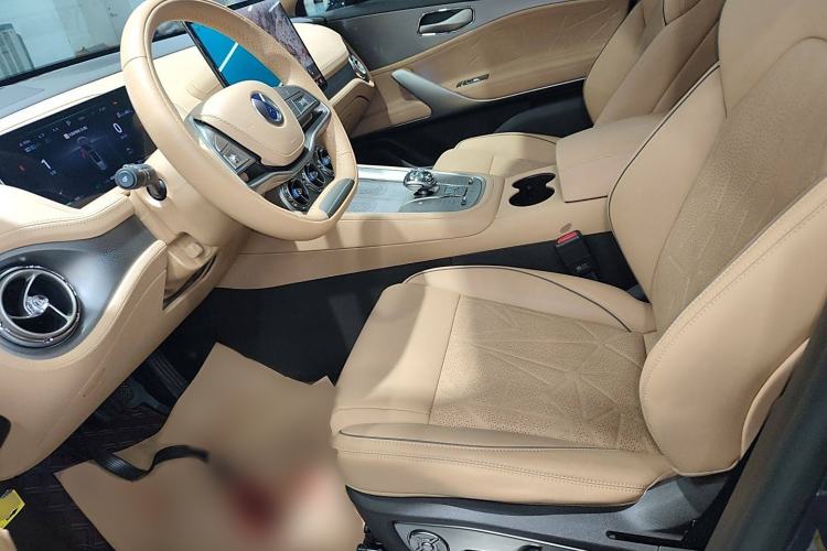 Used Denza N8 2023 Four-Wheel Drive Ultra-Hybrid Flagship Six-Seater Version Left Front Seat