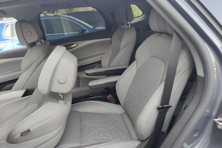 Used Denza N8 2023 Four-Wheel Drive Ultra-Hybrid Flagship Six-Seater Version Left Rear Seat