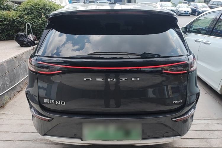 Used Denza N8 2023 Four-Wheel Drive Ultra-Hybrid Flagship Seven-Seater Version Rear