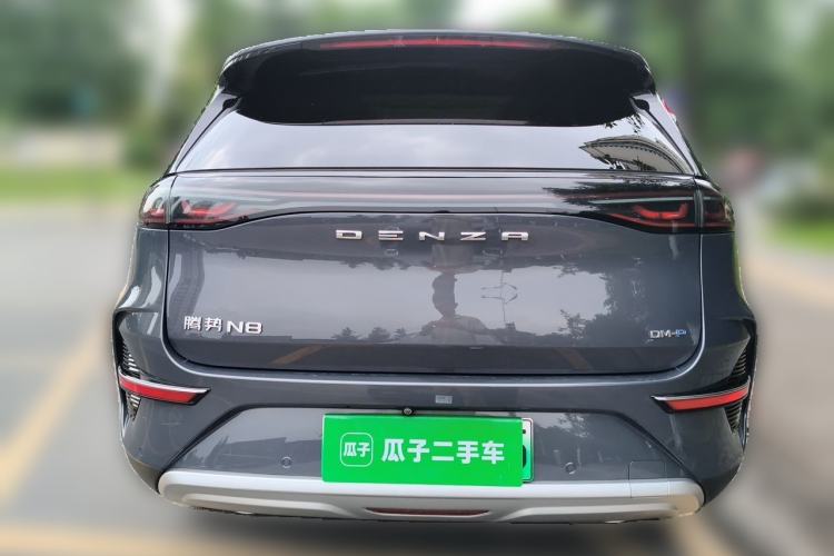 Used Denza N8 2023 Four-Wheel Drive Ultra-Hybrid Flagship Six-Seater Version Rear