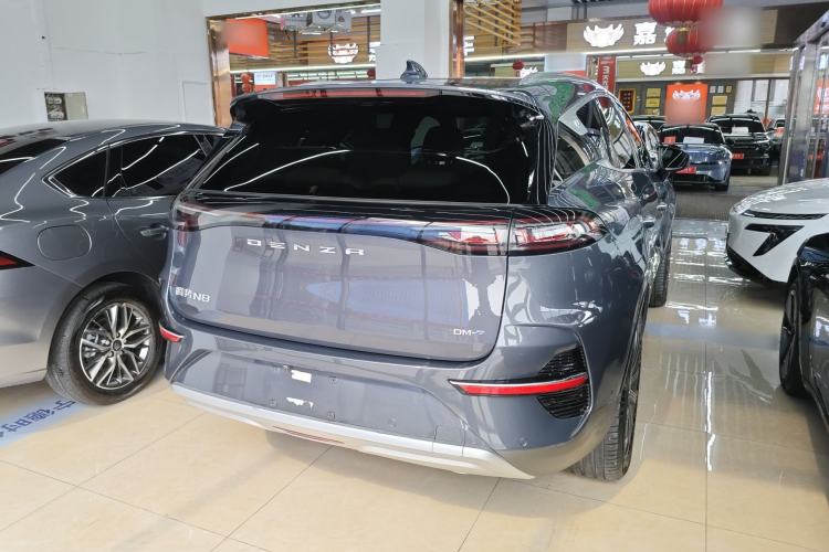 Used Denza N8 2023 Four-Wheel Drive Ultra-Hybrid Flagship Six-Seater Version Rear Right 45 Deg