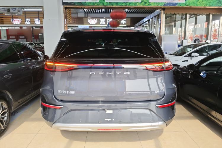 Used Denza N8 2023 Four-Wheel Drive Ultra-Hybrid Flagship Six-Seater Version Rear