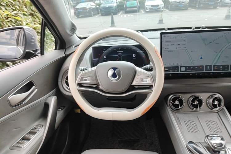 Used Denza N8 2023 Four-Wheel Drive Ultra-Hybrid Flagship Seven-Seater Version Steering Wheel