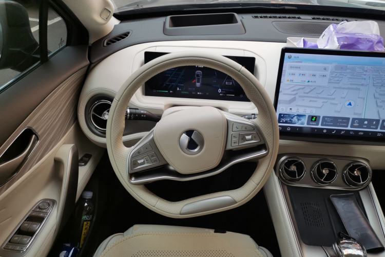 Used Denza N8 2023 Four-Wheel Drive Ultra-Hybrid Flagship Six-Seater Version Steering Wheel