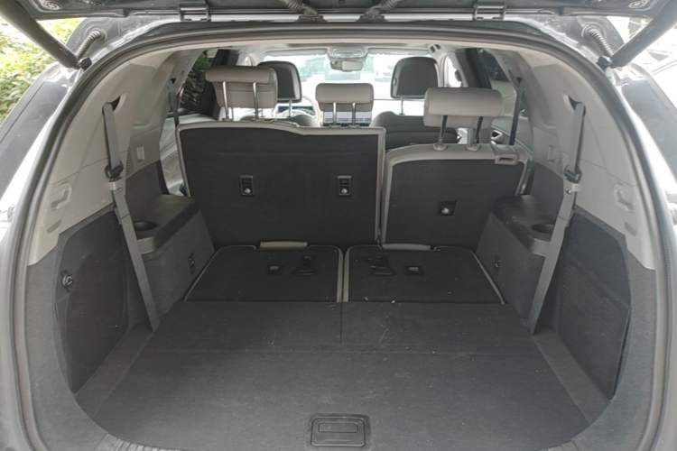 Used Denza N8 2023 Four-Wheel Drive Ultra-Hybrid Flagship Seven-Seater Version Trunk