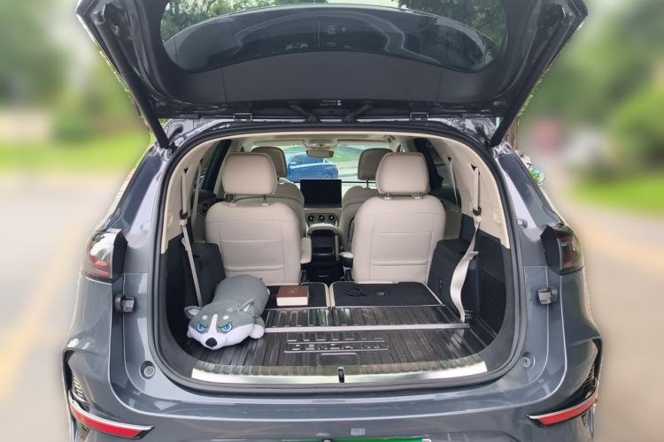 Used Denza N8 2023 Four-Wheel Drive Ultra-Hybrid Flagship Six-Seater Version Trunk