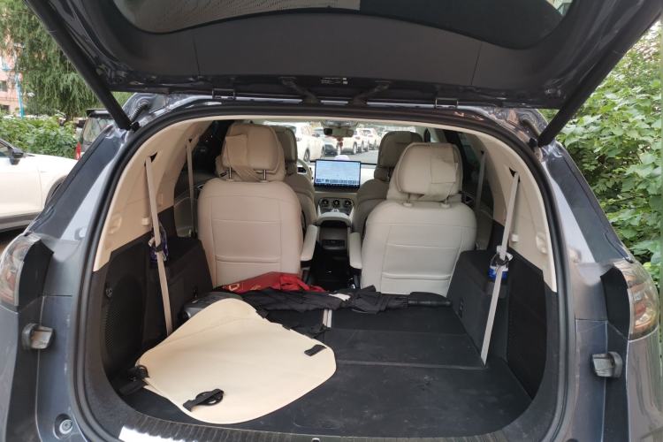 Used Denza N8 2023 Four-Wheel Drive Ultra-Hybrid Flagship Six-Seater Version Trunk