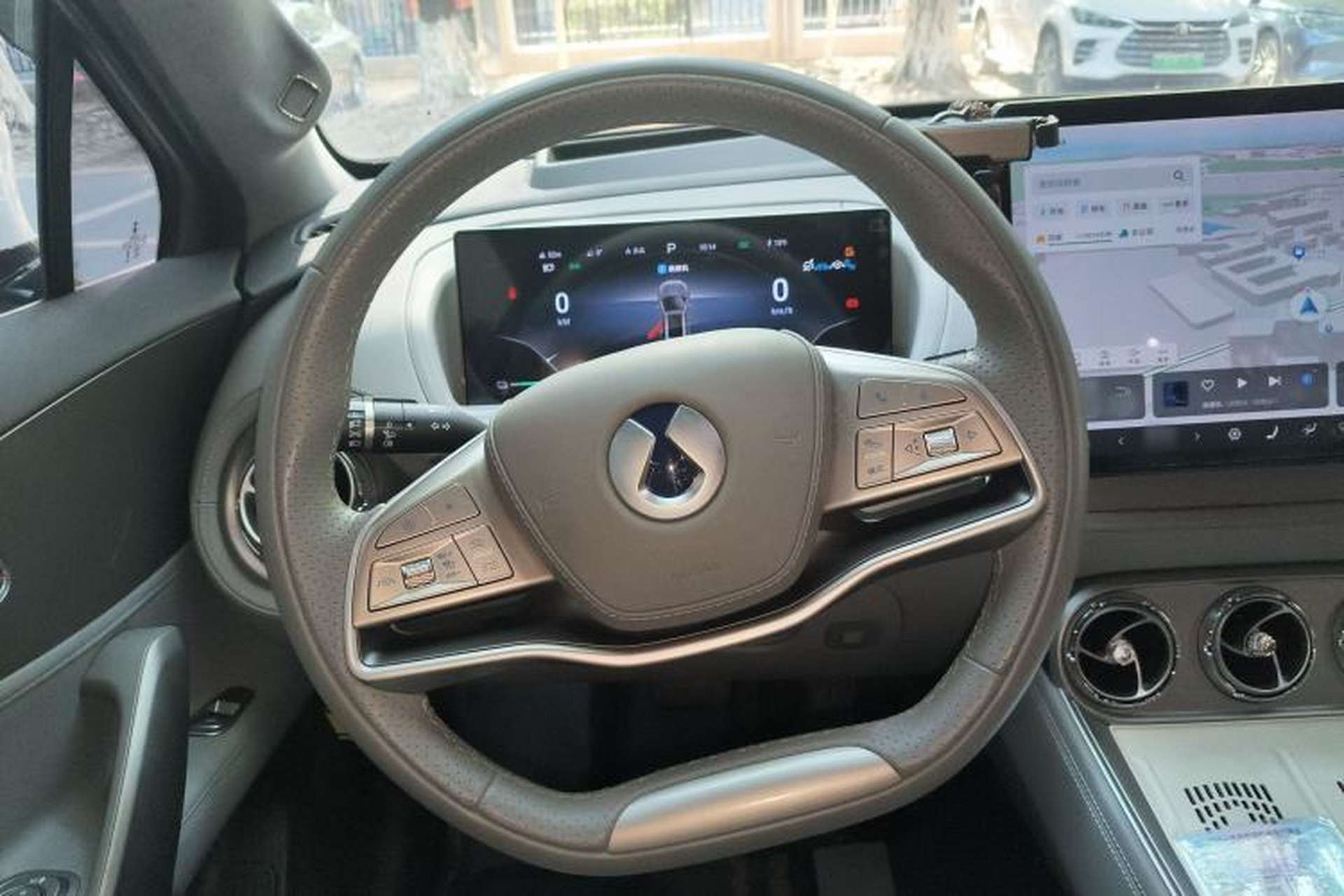Used Denza N8 2023 Four-Wheel Drive Ultra-Hybrid Flagship Seven-Seater Version Steering Wheel