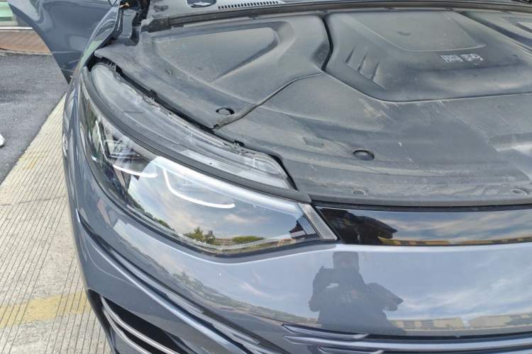 Used Denza N8 2023 Four-Wheel Drive Ultra-Hybrid Flagship Six-Seater Version Engine Bay Right