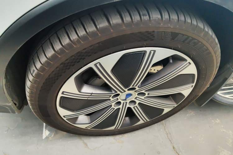 Used Denza N8 2023 Four-Wheel Drive Ultra-Hybrid Flagship Seven-Seater Version Exterior 7