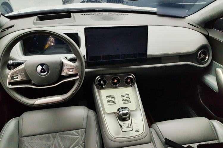 Used Denza N8 2023 Four-Wheel Drive Ultra-Hybrid Flagship Seven-Seater Version Interior 2