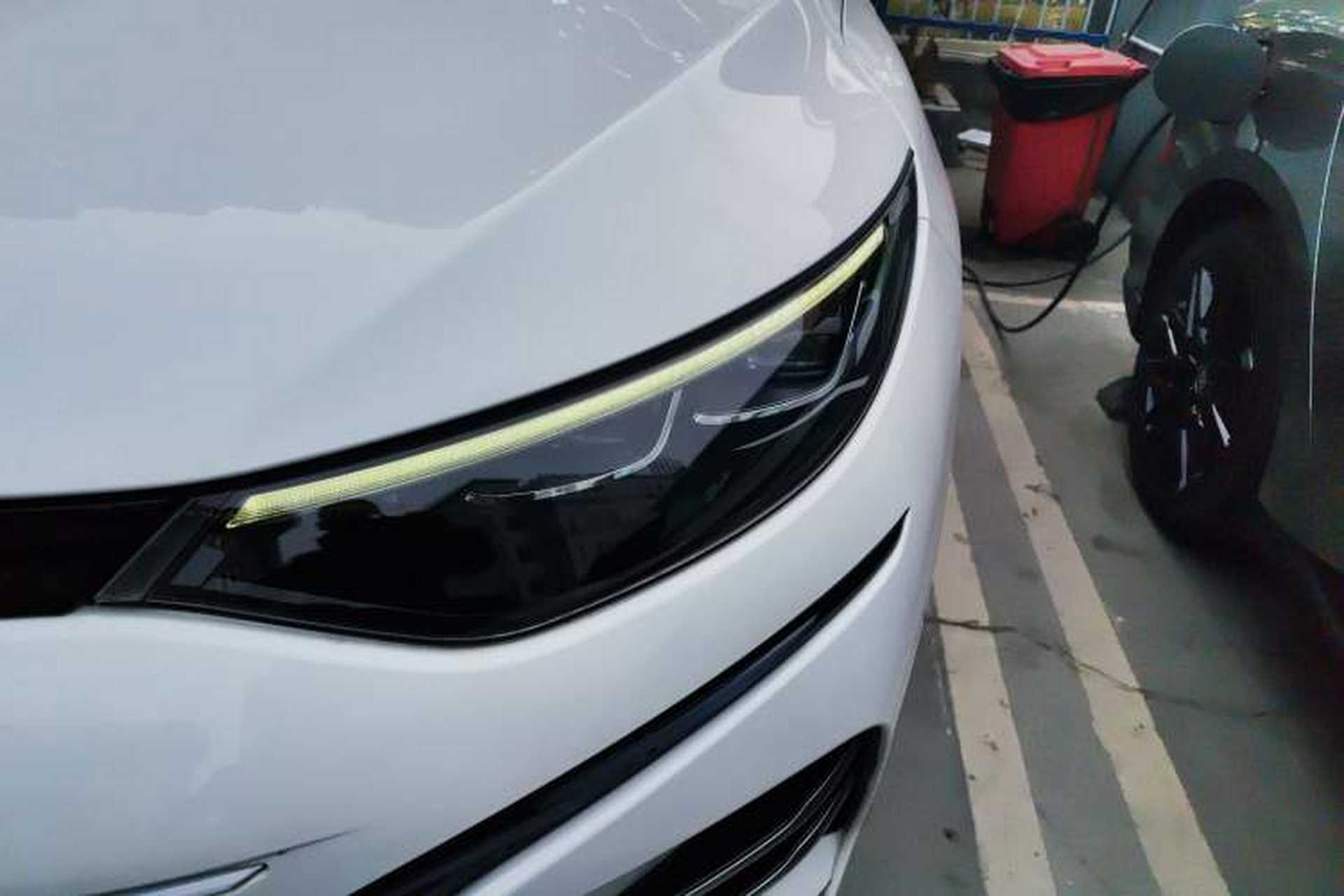 Used Denza N8 2023 Four-Wheel Drive Ultra-Hybrid Flagship Seven-Seater Version Left Front Headlight