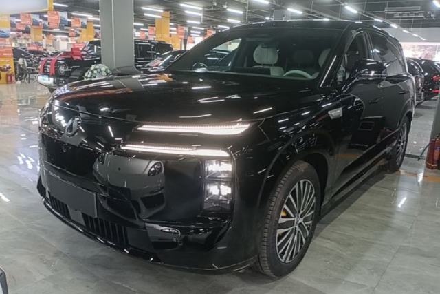 Used Denza N8L 2025 Model Zunrong Model