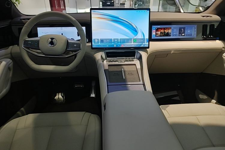 Used Denza N8L 2025 Model Zunrong Model Center Console