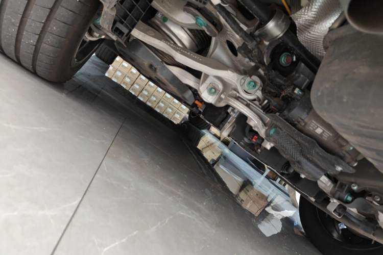Used Denza N8L 2025 Model Flagship Model Chassis Rear