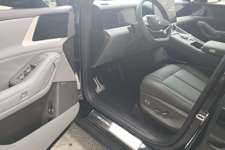 Used Denza N8L 2025 Model Flagship Model Driver Seat
