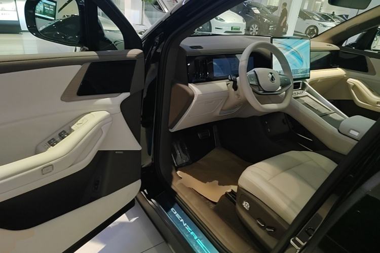 Used Denza N8L 2025 Model Zunrong Model Driver Seat