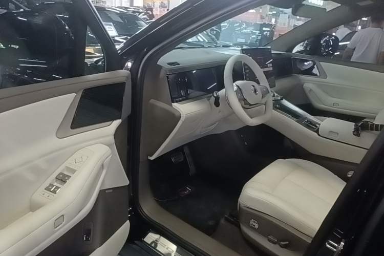 Used Denza N8L 2025 Model Zunrong Model Driver Seat