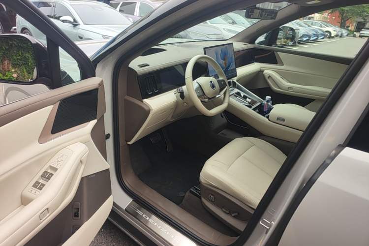 Used Denza N8L 2025 Model Flagship Model Driver Seat