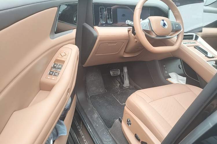 Used Denza N8L 2025 Model Flagship Model Driver Seat