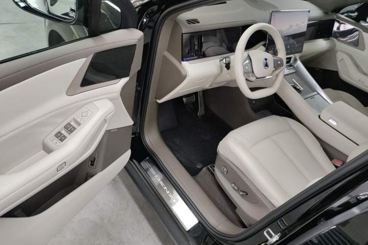 Used Denza N8L 2025 Model Flagship Model Driver Seat