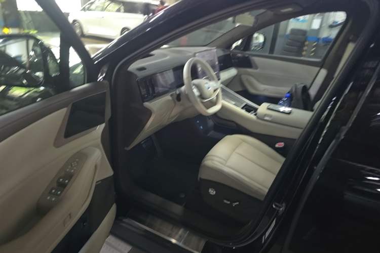 Used Denza N8L 2025 Model Flagship Model Driver Seat