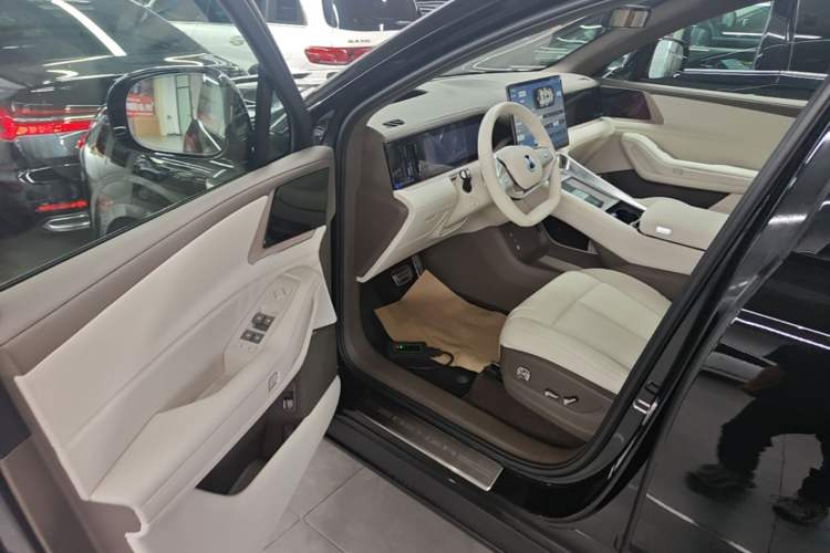 Used Denza N8L 2025 Model Flagship Model Driver Seat