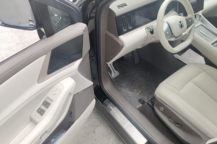 Used Denza N8L 2025 Model Flagship Model Driver Seat