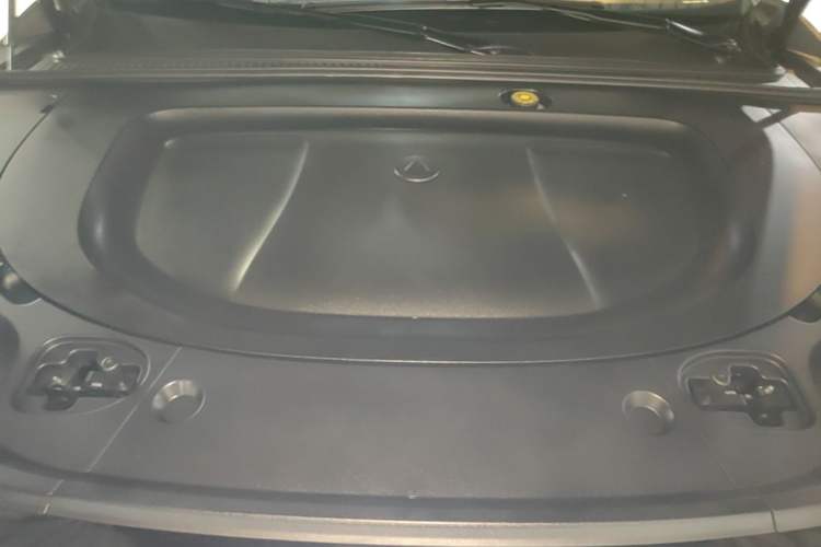 Used Denza N8L 2025 Model Flagship Model Engine Bay
