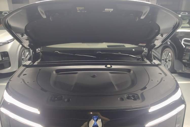 Used Denza N8L 2025 Model Flagship Model Engine Bay