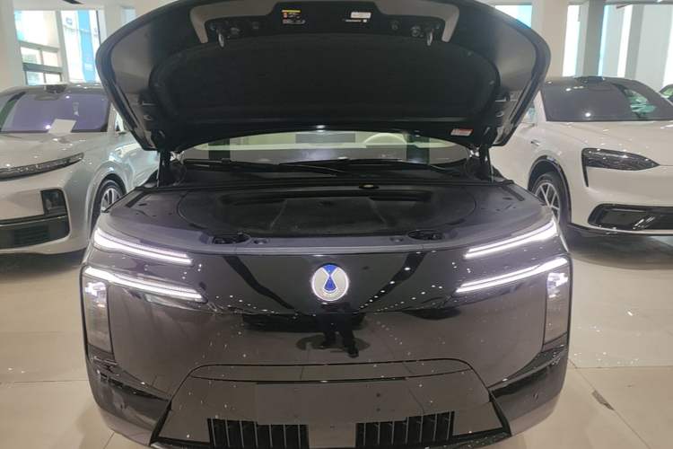 Used Denza N8L 2025 Model Flagship Model Engine Bay