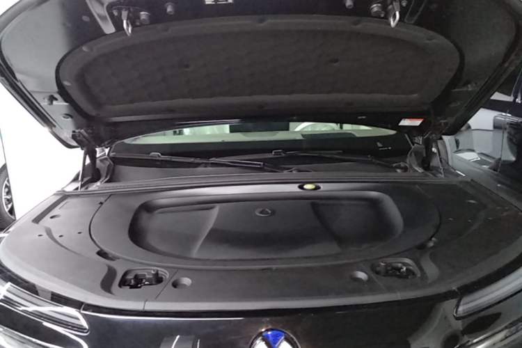 Used Denza N8L 2025 Model Flagship Model Engine Bay