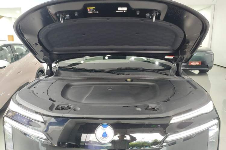 Used Denza N8L 2025 Model Flagship Model Engine Bay