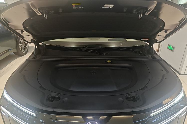 Used Denza N8L 2025 Model Flagship Model Engine Bay