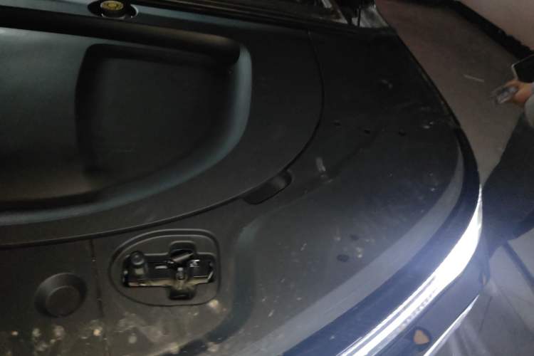 Used Denza N8L 2025 Model Flagship Model Engine Bay Left