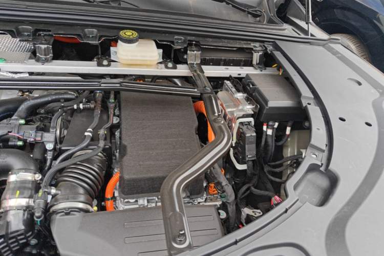 Used Denza N8L 2025 Model Flagship Model Engine Bay Left