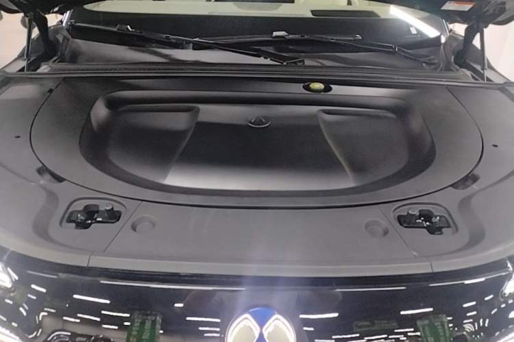 Used Denza N8L 2025 Model Flagship Model Engine Bay