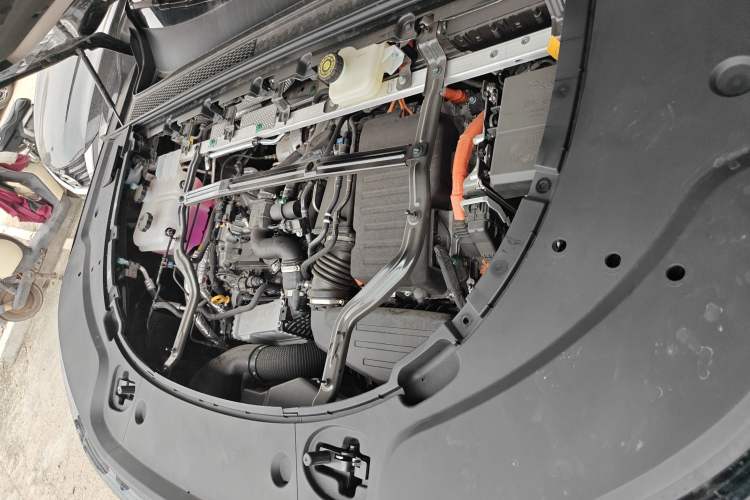 Used Denza N8L 2025 Model Flagship Model Engine Bay