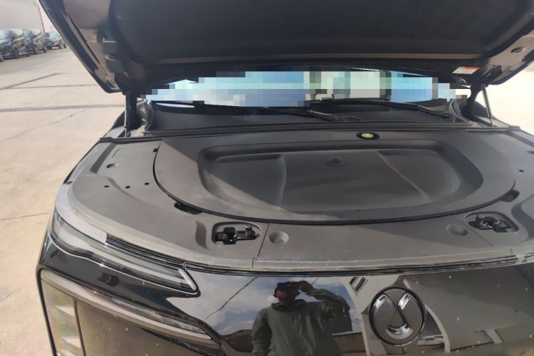 Used Denza N8L 2025 Model Zunrong Model Engine Bay Right